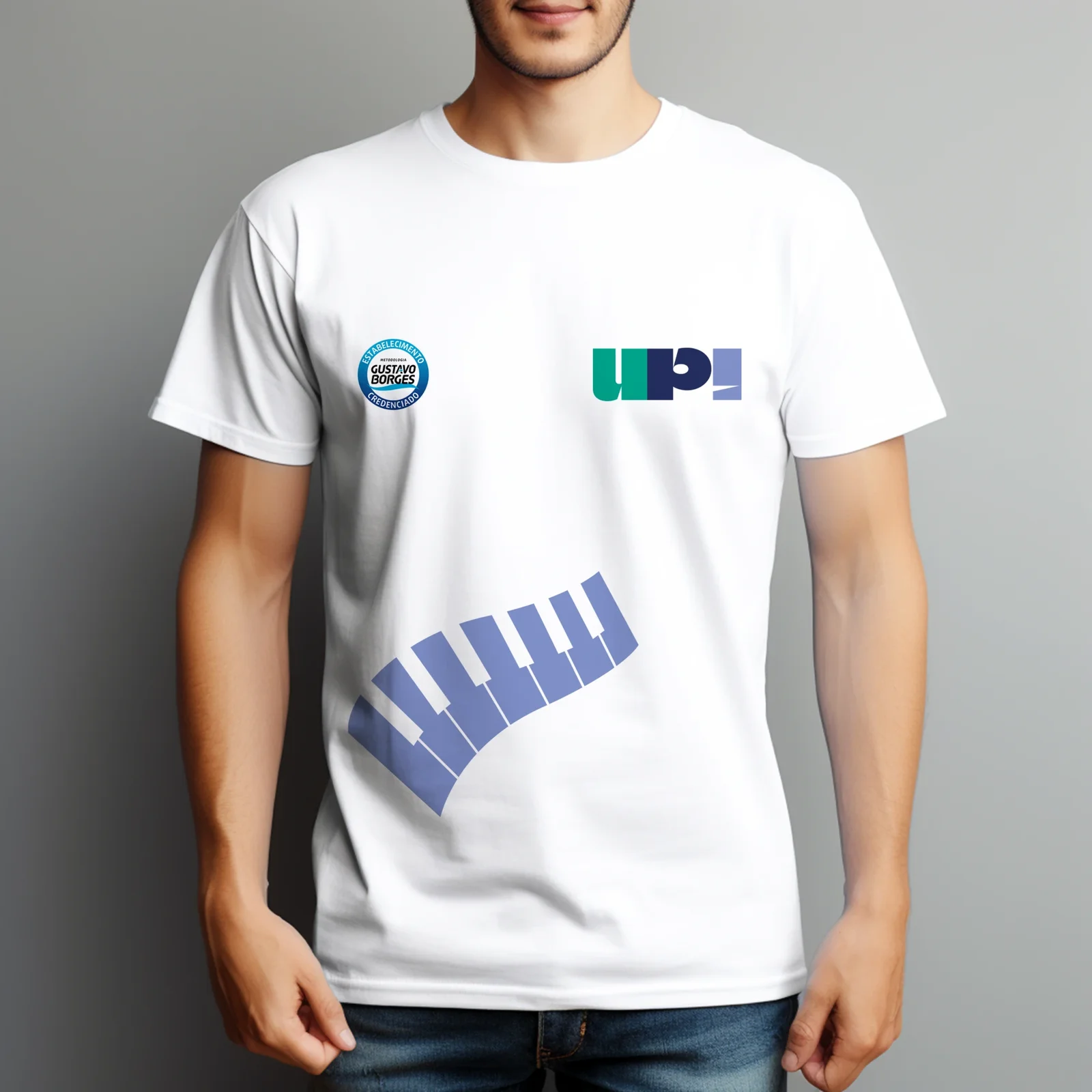 Camiseta branca da UP! com teclado — música