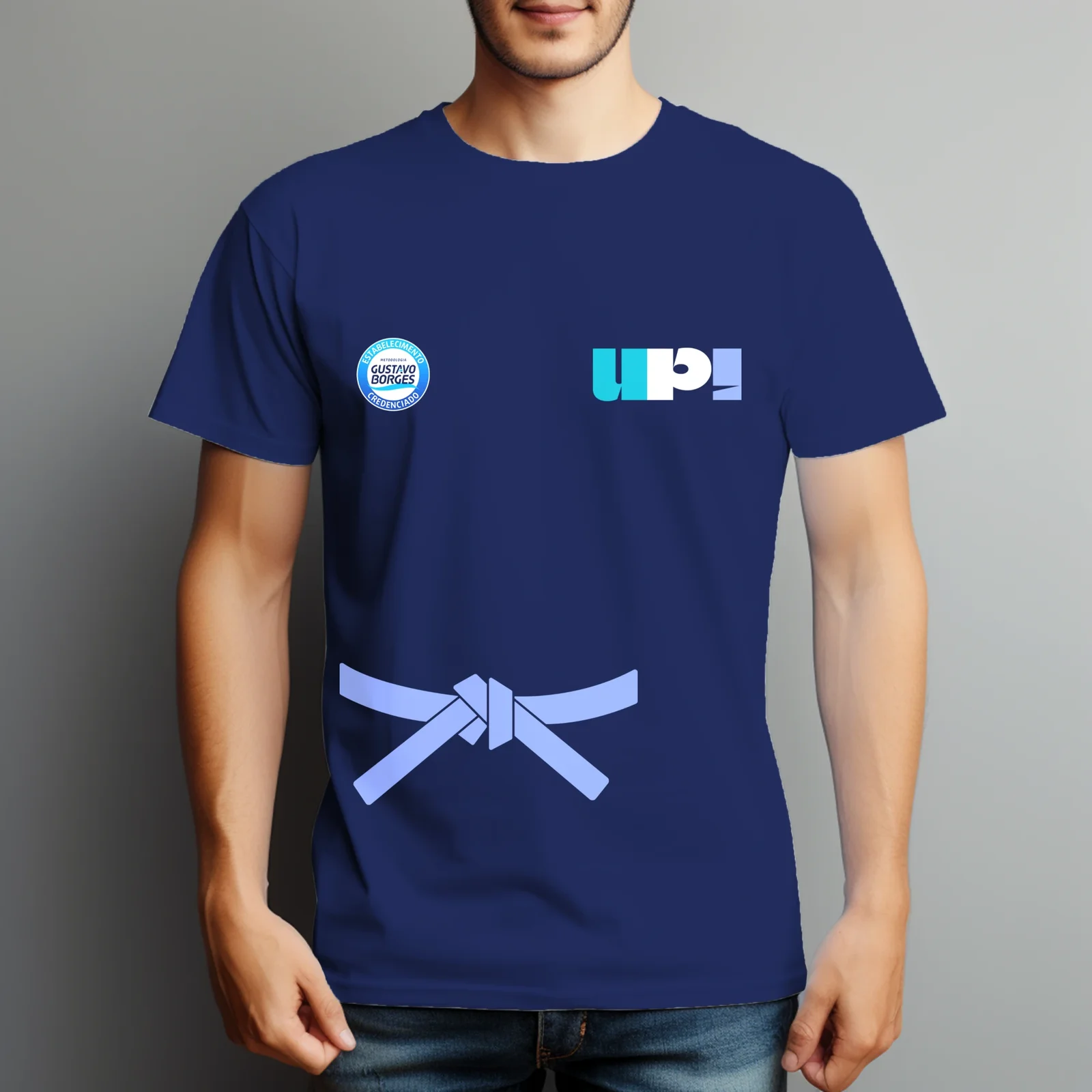 Camiseta azul-marinho da UP! com faixa — jiu-jitsu