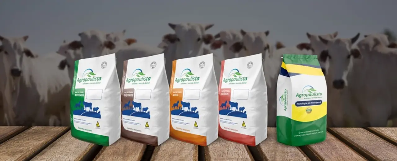 Agropaulista – sacarias – linha de rações sobre fundo de gado
