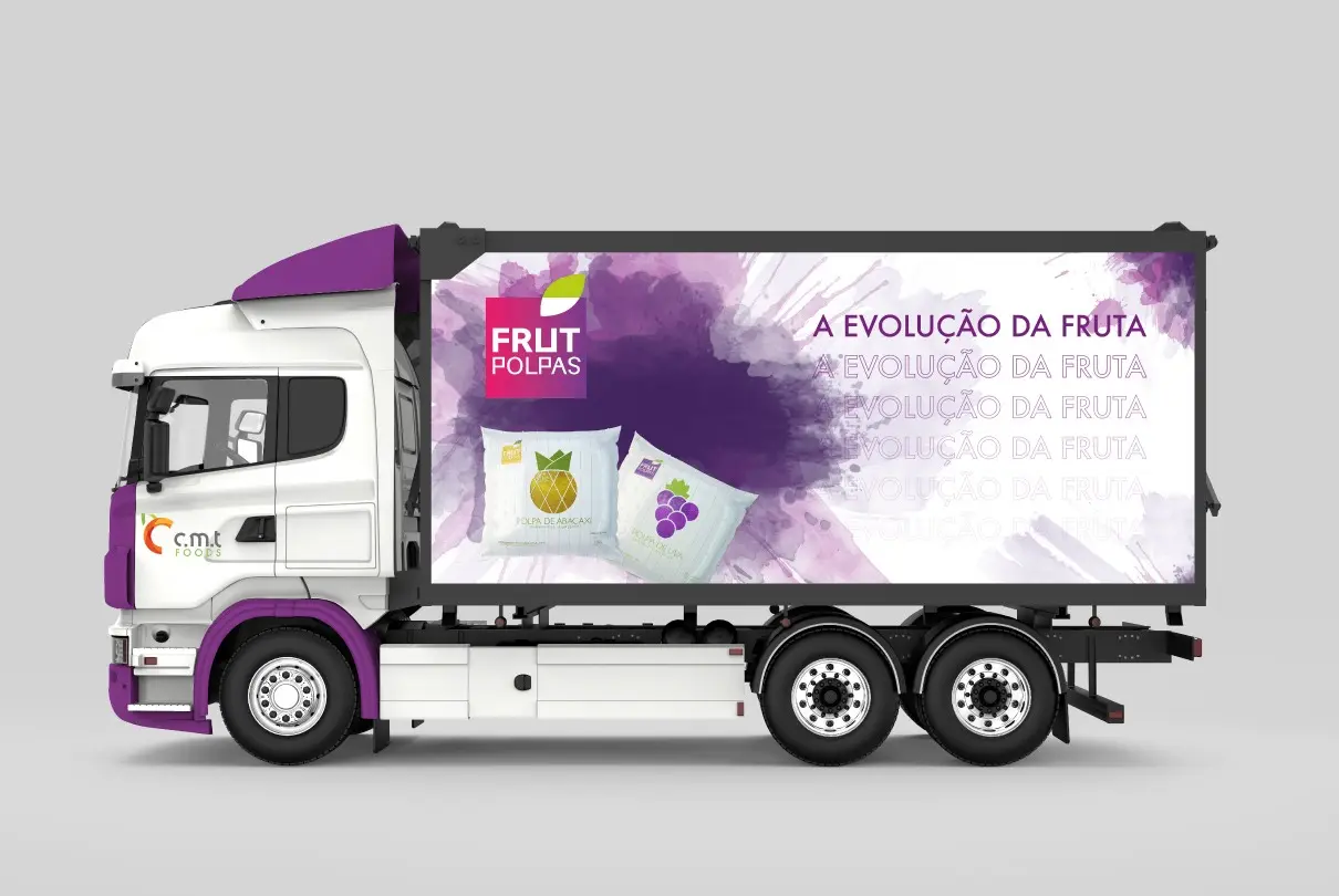 CMT Foods – adesivação de frota – caminhão Frut Polpas, vista lateral
