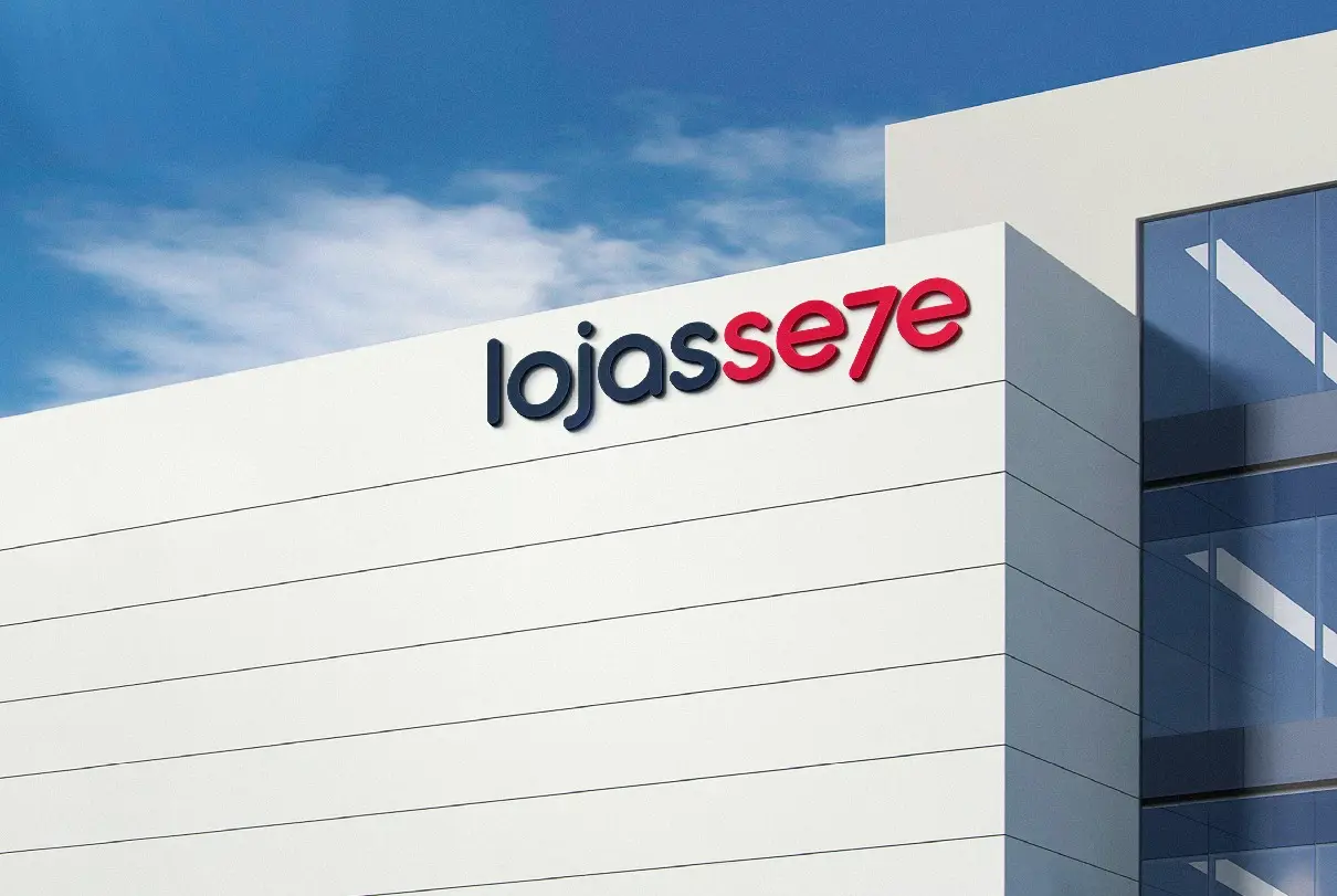 Lojas Se7e – letreiro no prédio