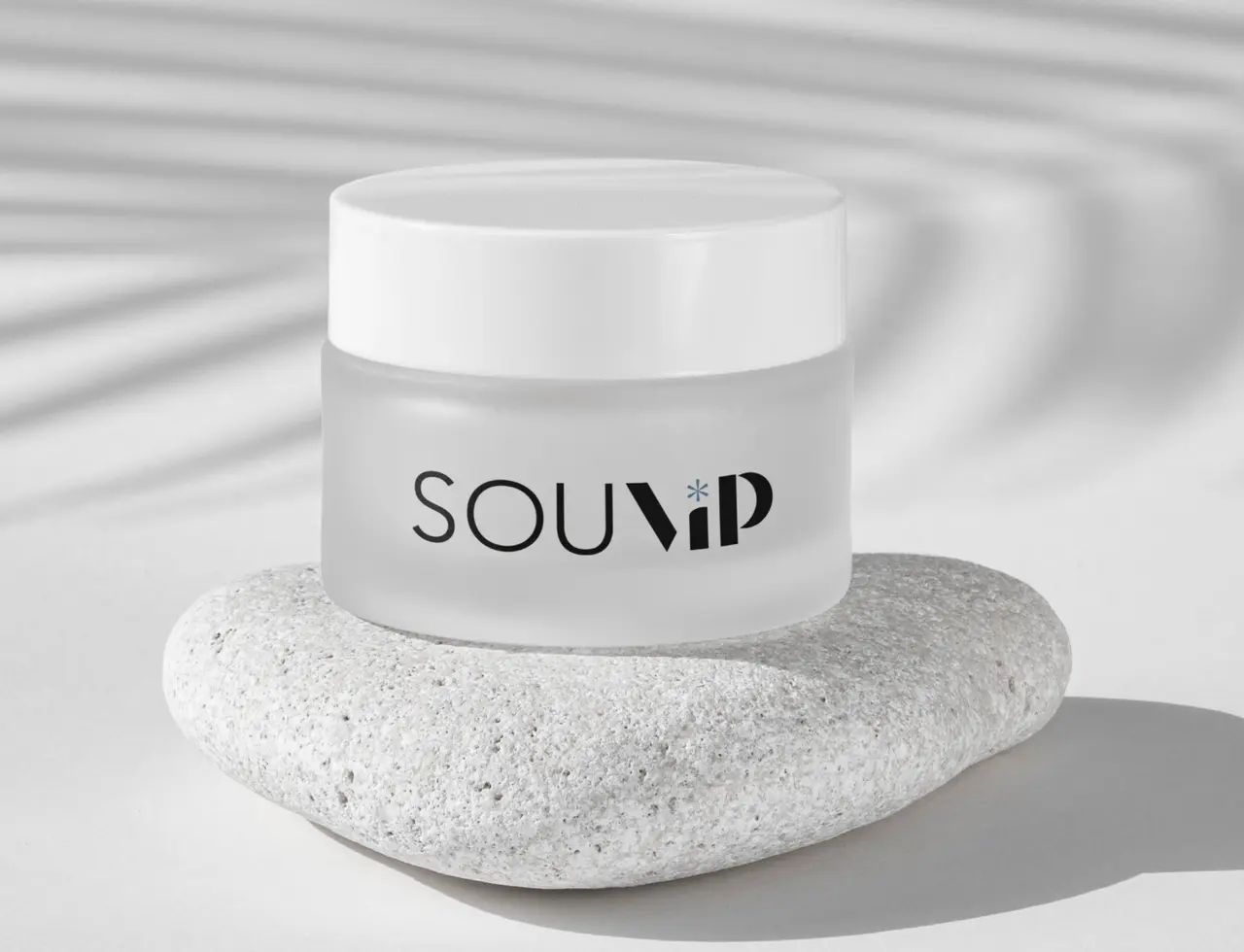 SouVip – pote de creme sobre pedra